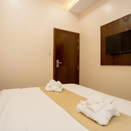 Hotel Empire - Near International Airport 3*