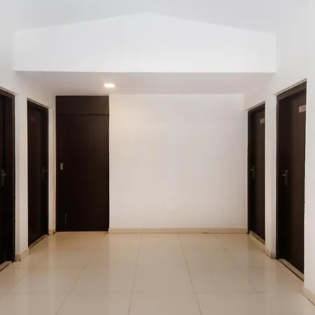 Oyo 5012 View Residency 3*