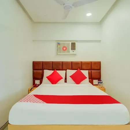 Oyo Flagship 572 Santacruz West