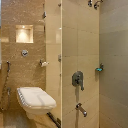 Fabhotel Royal International Hotel