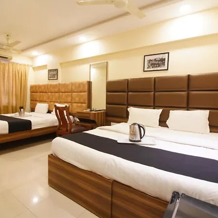 Mina International Hotel 3*