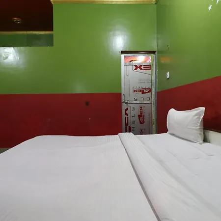 Oyo 44090 Classic Residency Hotel 3*