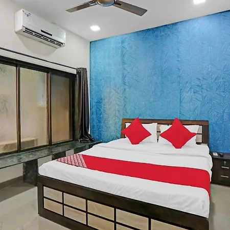 Oyo 85804 K D Palace Hotel