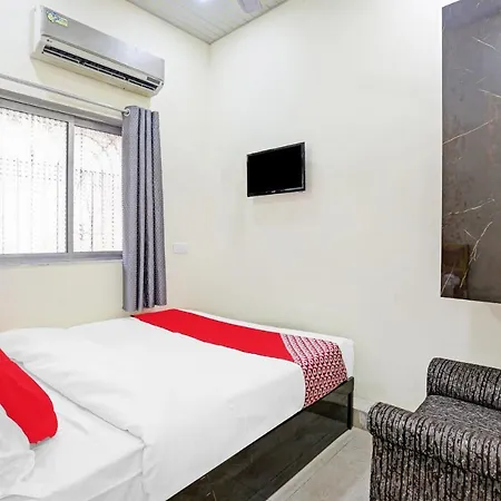 Hotel Oyo 85137 Hotel Indigo Inn