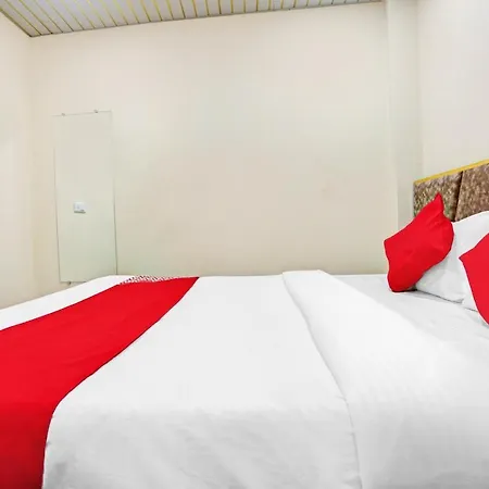 Hotel Oyo 85137 Hotel Indigo Inn
