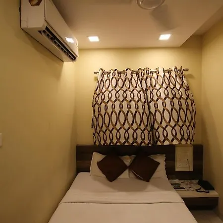 Collection O Airport Metro Andheri East Mumbai