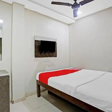 Hotel Oyo 84398 Maroshi Residency