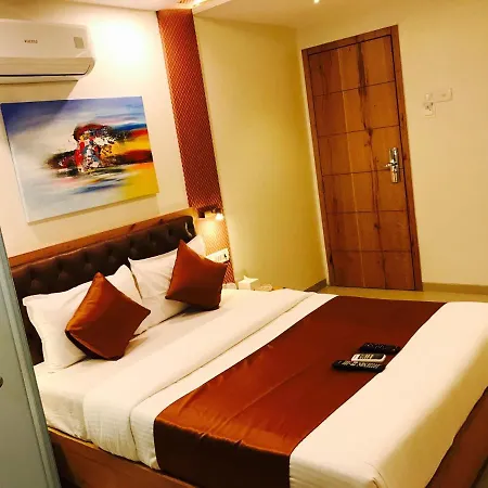 Hotel Grandeur-near International Airport 3*