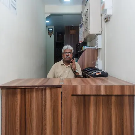 Oyo Shivar Near Carnival Cinemas Imax 3*