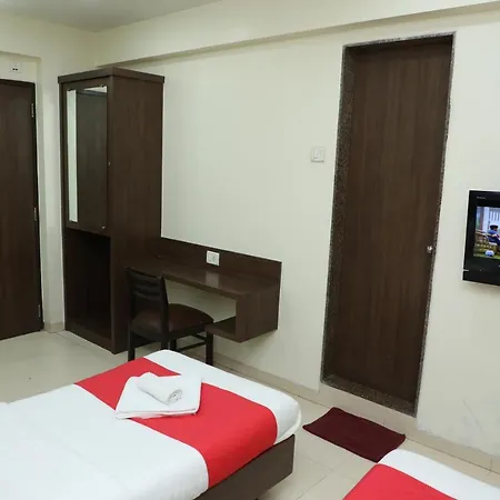 Hotel Risshi Residency 3*