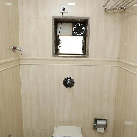 Hotel Risshi Residency 3*