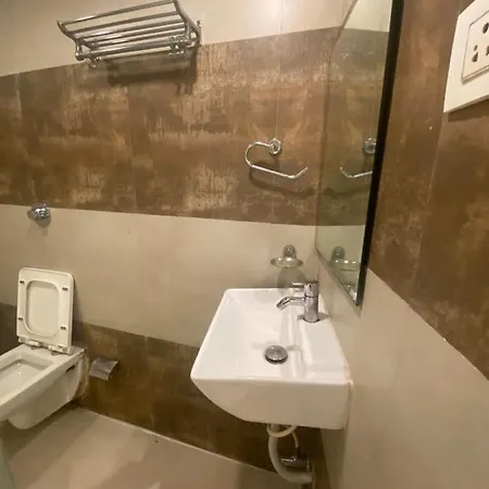 Garden Creek Residency - Near To International Airport Hotel