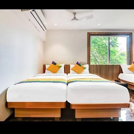 Hotel Royal Oak Navi Mumbai-Stz 1002 *