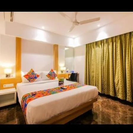 Hotel Royal Oak Navi Mumbai-Stz 1002 Guest house *