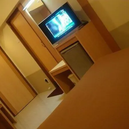 Hotel Treebo Trend Host Mumbai