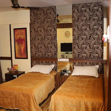 Hotel Metro Palace Bandra 3*
