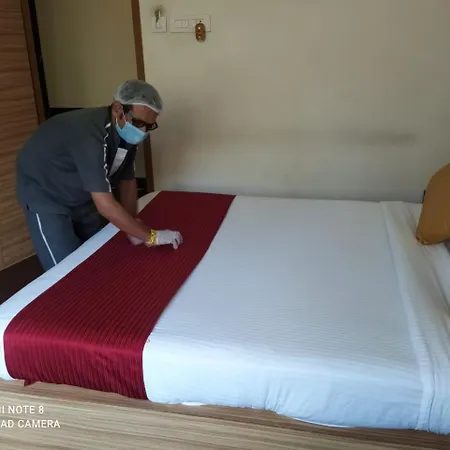 Plaza 3* Mumbai