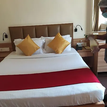 Plaza 3* Mumbai
