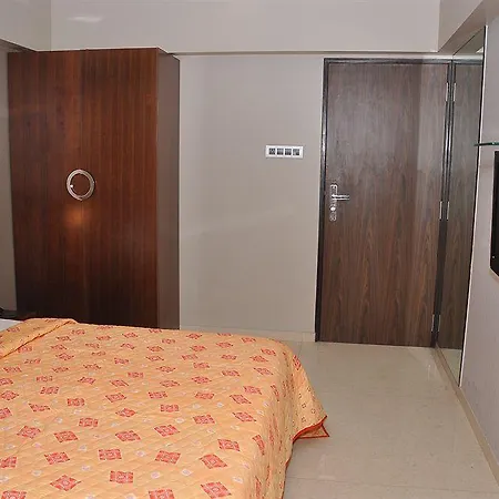 Hotel Fabhotel Imperial Residency