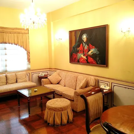 Hotel The Gordon House - Near Gateway Of India 4*