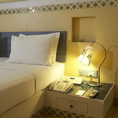 The Gordon House - Near Gateway Of India Hotel