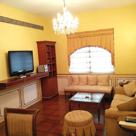 Hotel The Gordon House - Near Gateway Of India