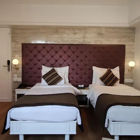 Executive Enclave Hotel 3*