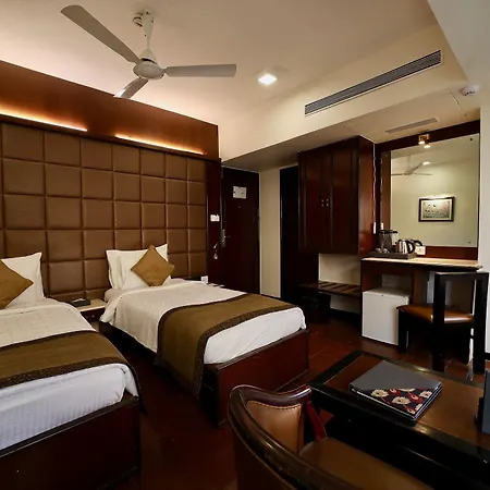 Hotel Executive Enclave 3*