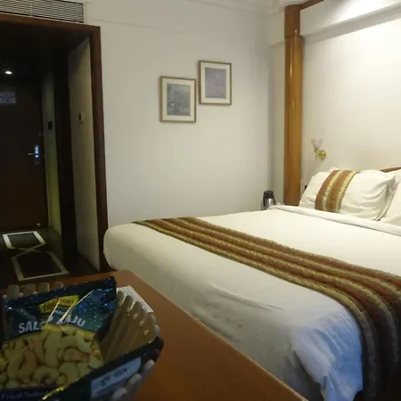 Hotel Midtown Pritam