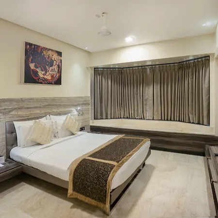 Hotel Executive Enclave 3*