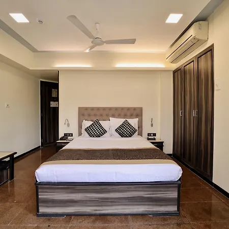 Executive Enclave Hotel