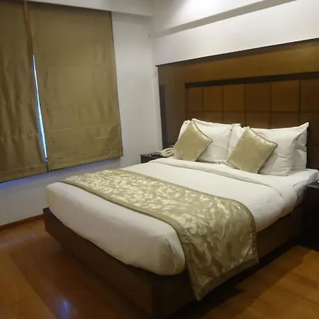 Hotel Midtown Pritam 3*