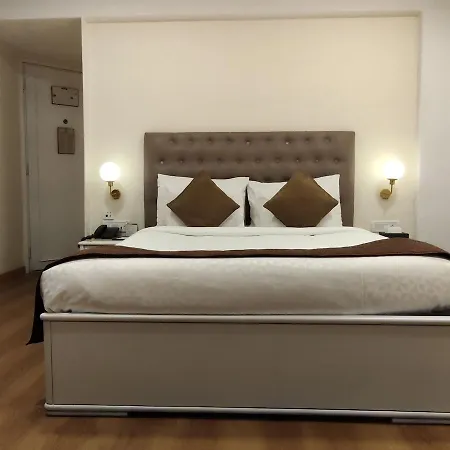 Executive Enclave Hotel