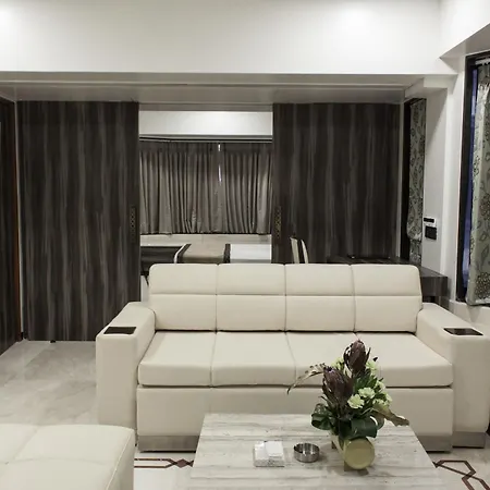Executive Enclave Hotel