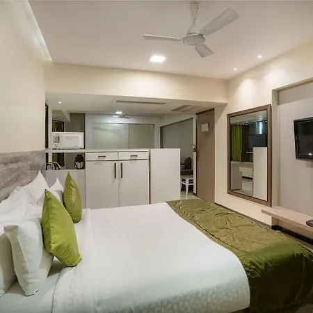 Executive Enclave Hotel
