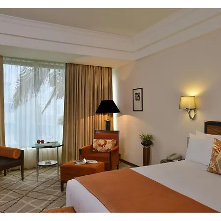 Marine Plaza 5*
