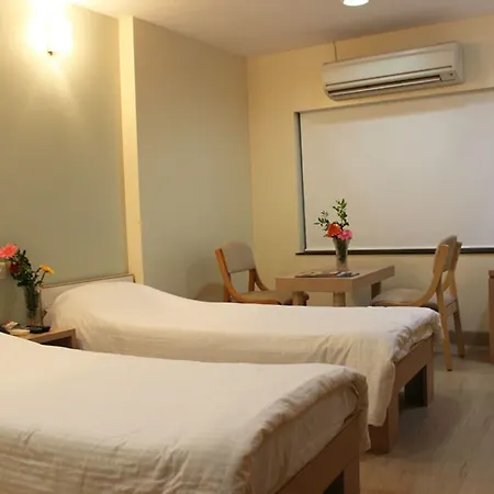 Airlines International Hotel 2*