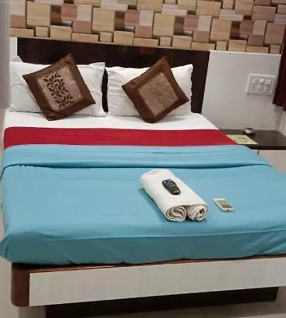 Hotel Metro Plaza Near Barc 2*