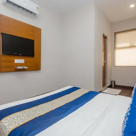 Airside Hotel 3*