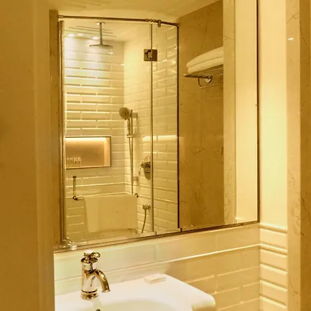 Harbour View Colaba Hotel 3*