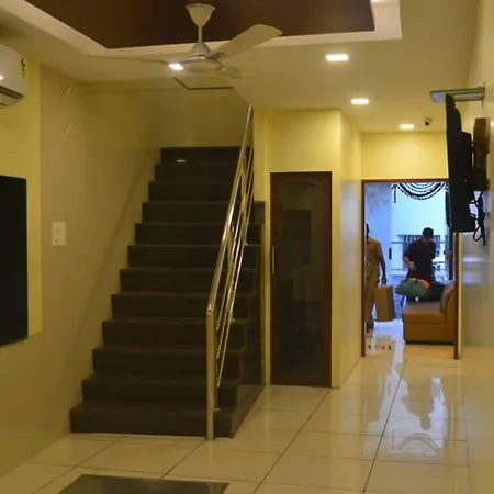 Collection O Airport Metro Andheri East Hotel