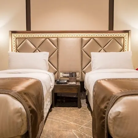 Peninsula Redpine Mumbai
