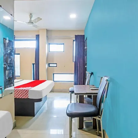 Oyo 85835 Saachi Hotel