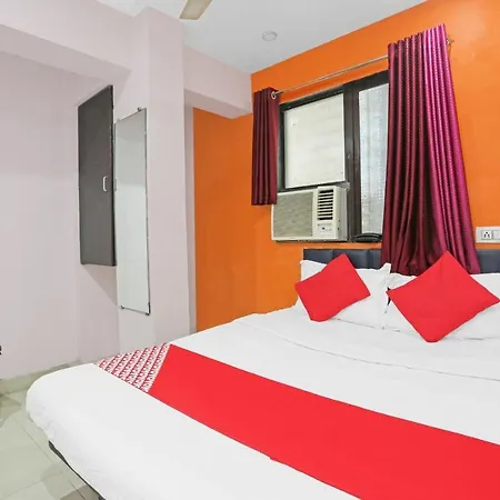 Oyo 85835 Saachi Hotel