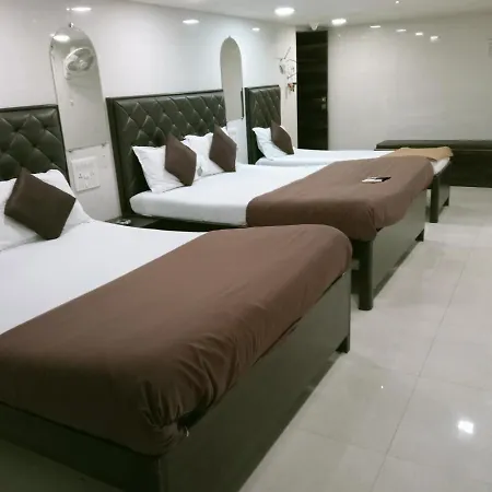 Qamar Hotel 2*