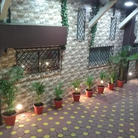 Qamar Hotel Mumbai
