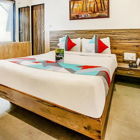 Fabexpress Terminus Square Hotel