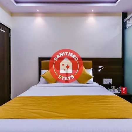 Hotel Capital O4482 Ascot International 3*