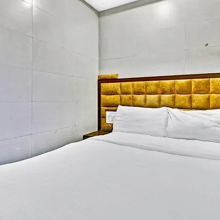 Hotel O Avenue Residency Sakinaka Metro Station Mumbai