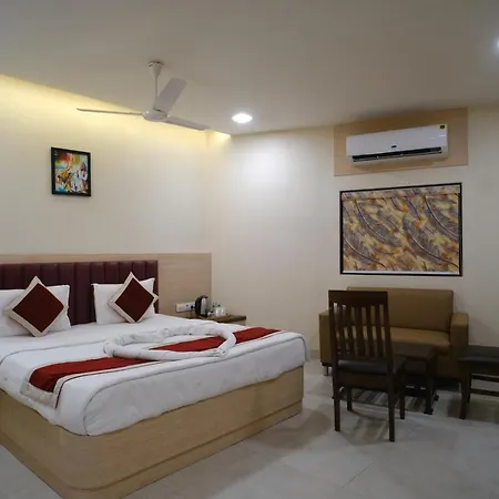 Fabhotel Saineel *